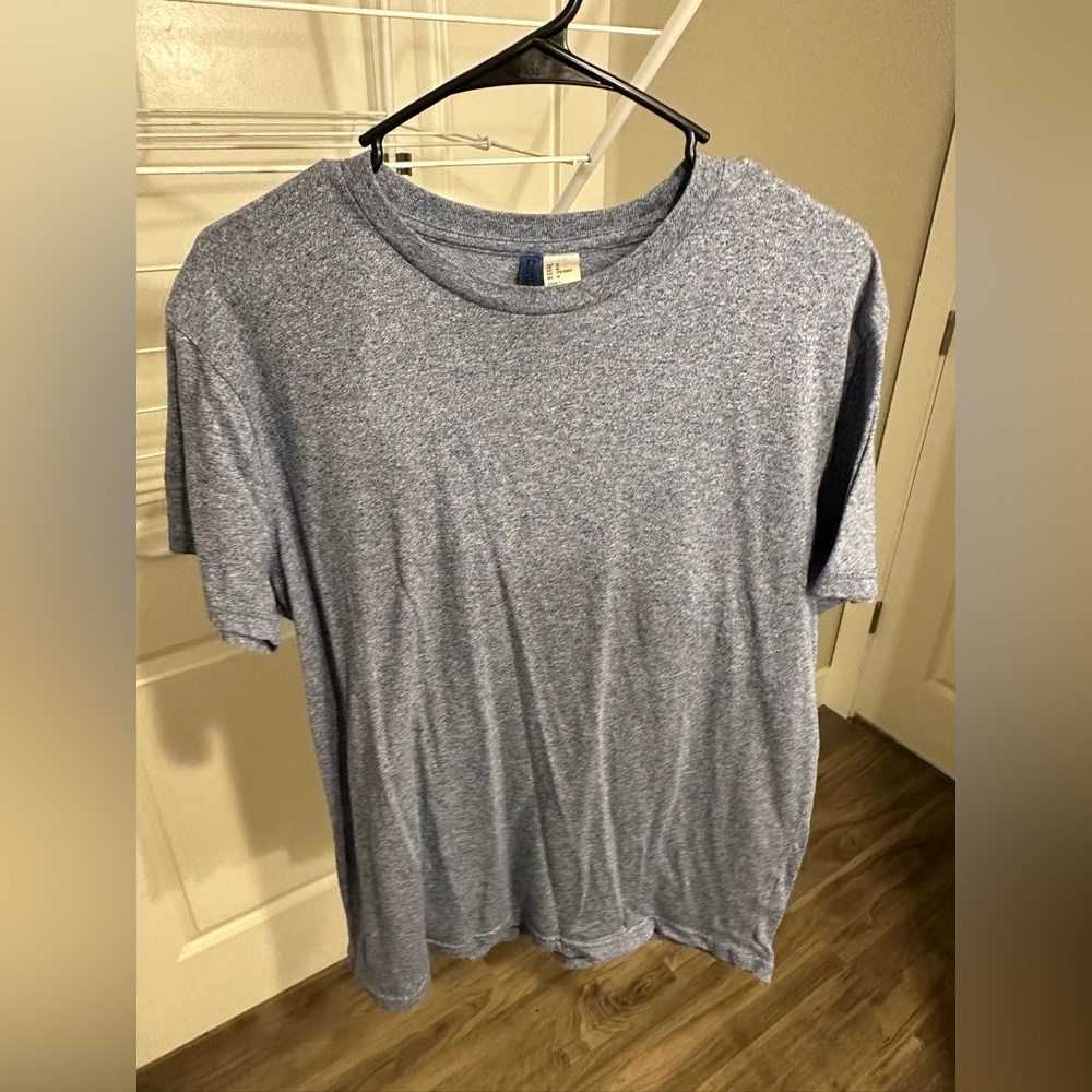 Lightly used men t shirt blue M
